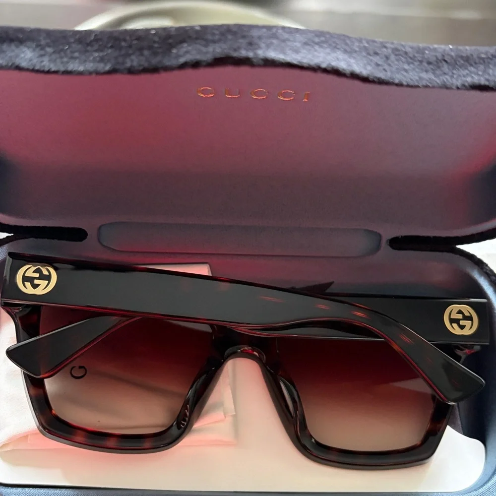 Gucci Tortoiseshell Brown Square Sunglasses
